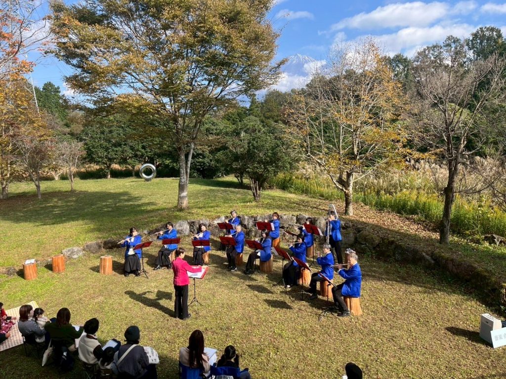 富士山環境交流プラザ「森の音楽会」で演奏させて頂きました