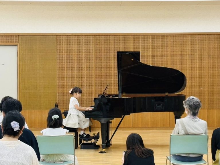 ６月７日(日)ロゼシアターリハーサル室にて かやはら音楽教室ぷちコンサ~トを開催しました